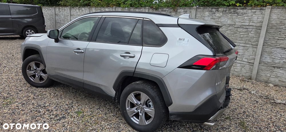Toyota RAV4 - 8