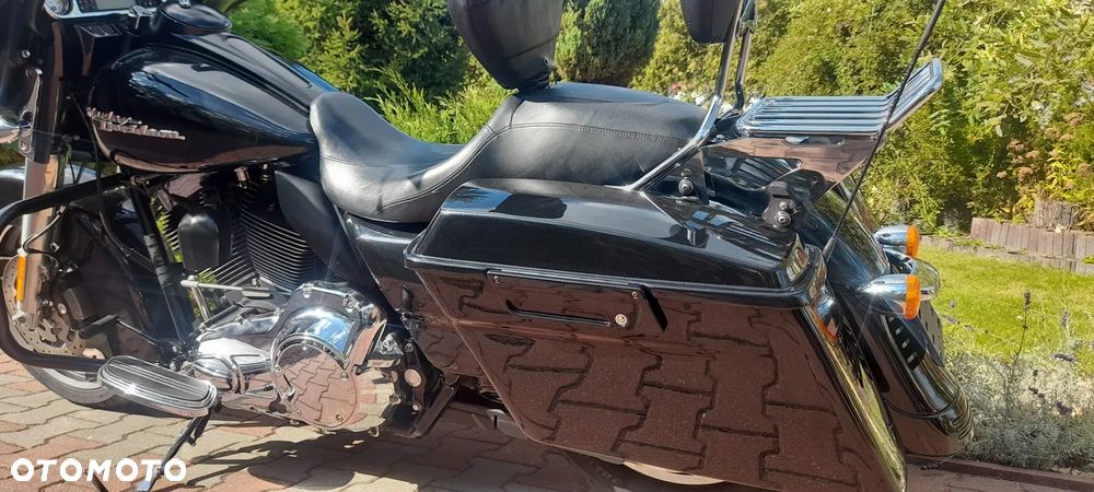 Harley-Davidson Touring Street Glide - 20