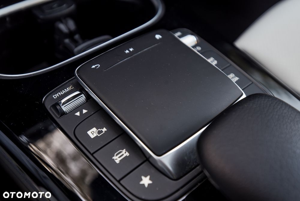 Mercedes-Benz CLA 250 4-Matic AMG Line - 26