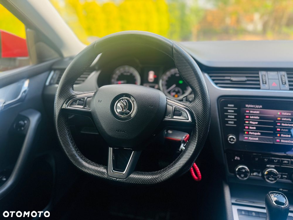 Skoda Octavia Combi 1.6 TDI DSG Premium Edition - 31