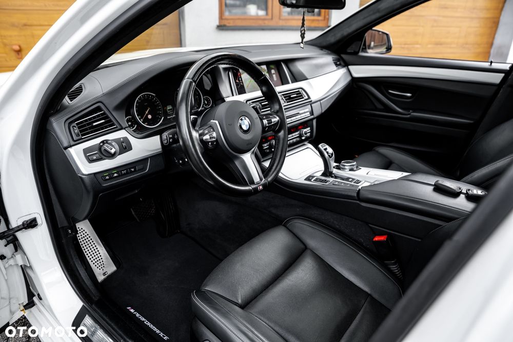 BMW Seria 5 M550d xDrive - 15