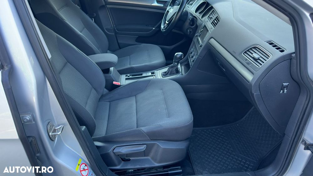 Volkswagen Golf - 14