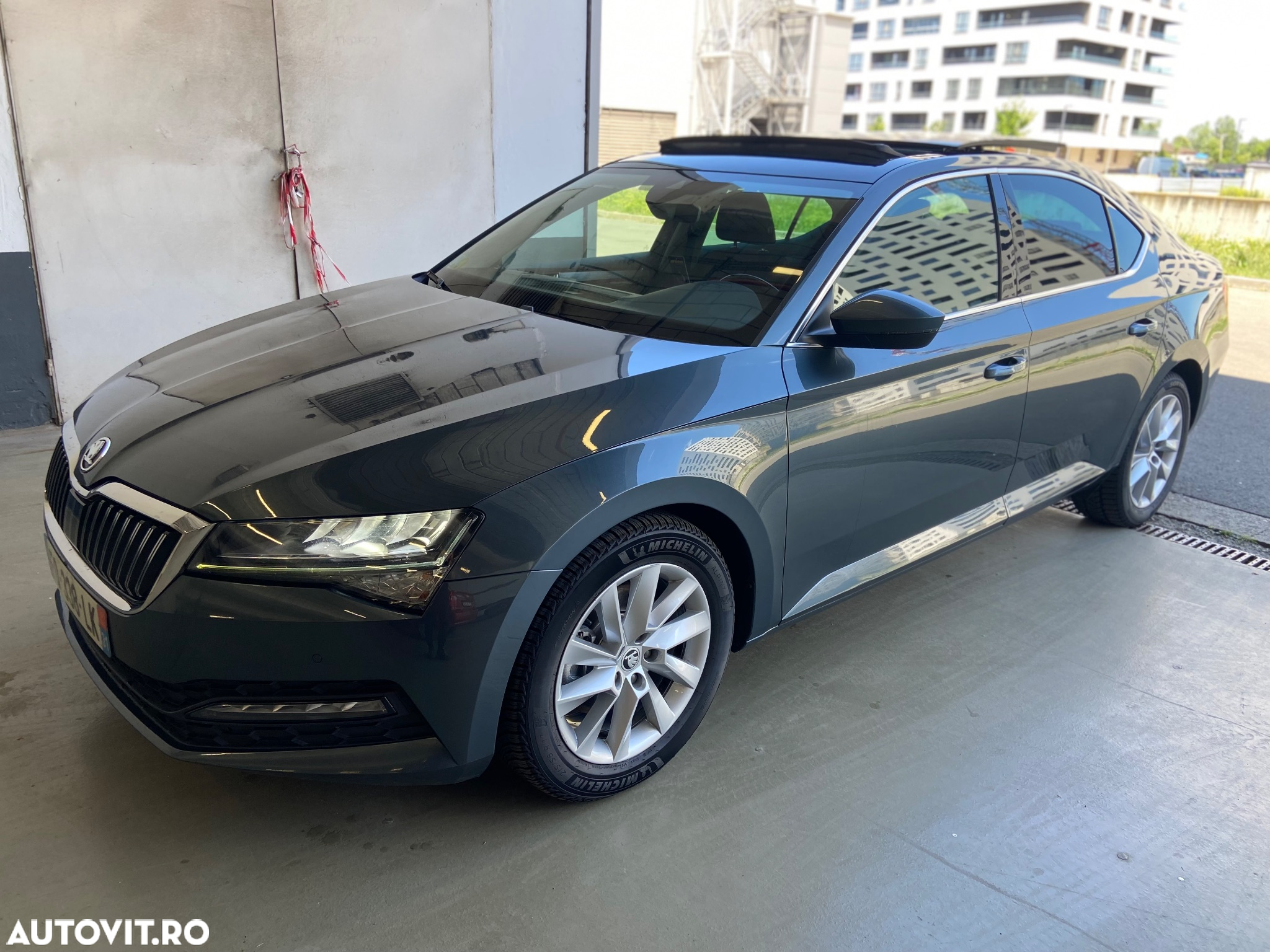 Skoda Superb 2.0 TDI DSG Premium Edition - 3