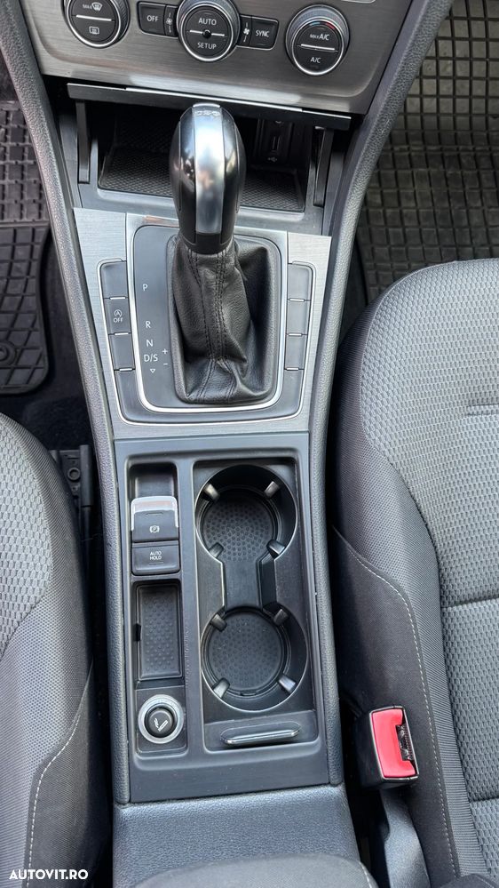 Volkswagen Golf 1.6 TDI BlueMotion Technology DPF Comfortline DSG - 10