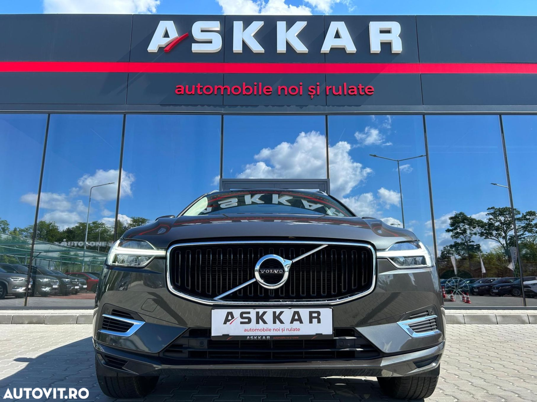 Volvo XC 60 T8 Twin Engine AWD Geartronic Momentum - 2