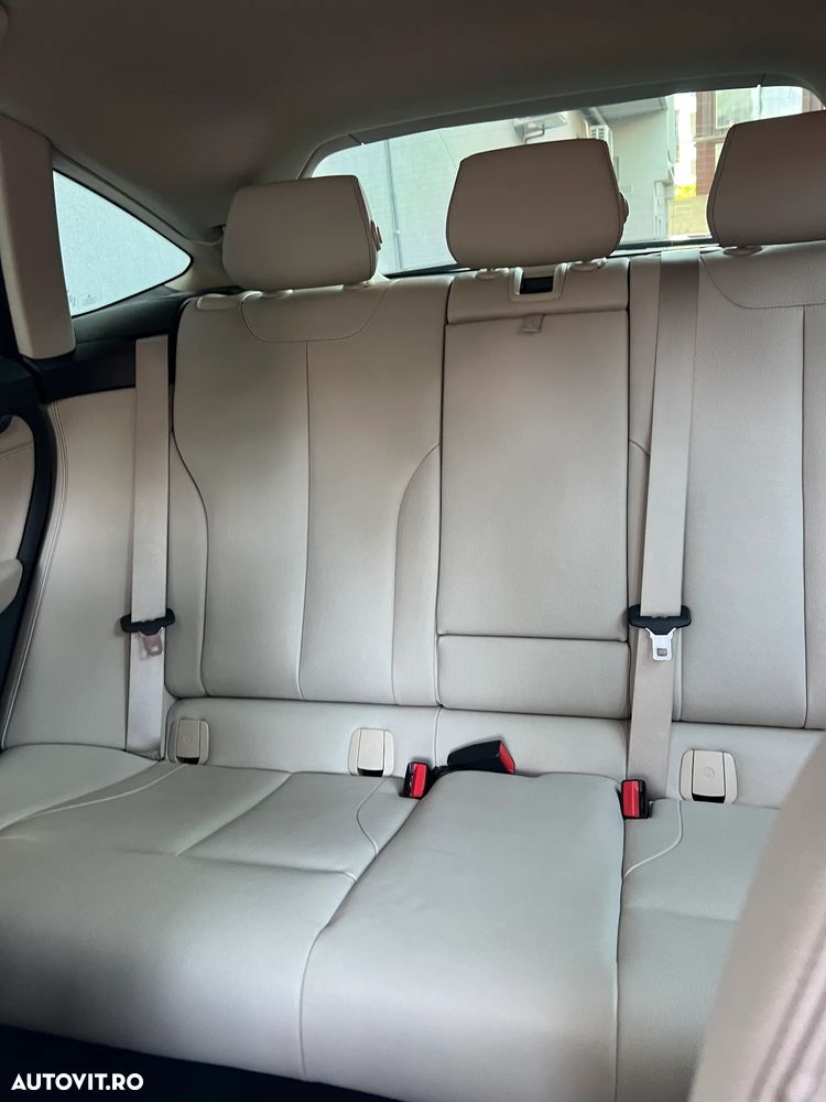 BMW Seria 3 320d xDrive AT - 35