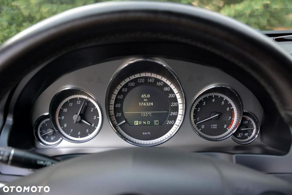 Mercedes-Benz Klasa E 350 CGI BlueEffICIENCY - 23