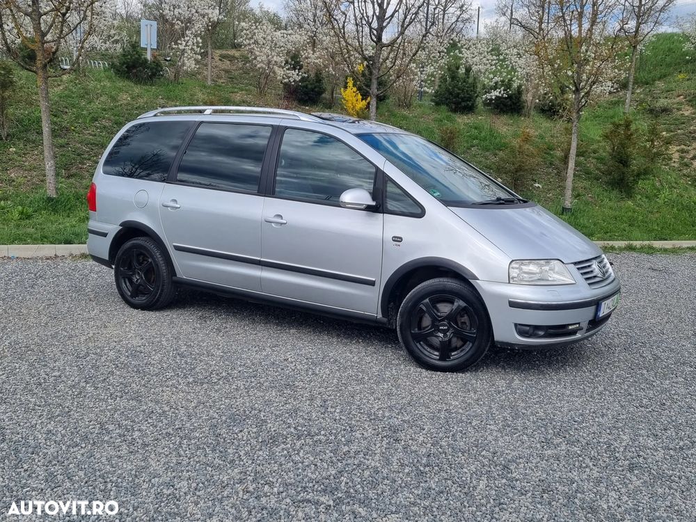 Volkswagen Sharan 1.9 TDI 4Motion Goal - 4