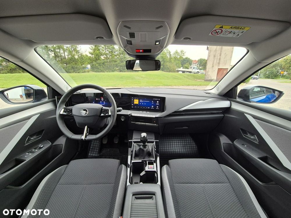 Opel Astra 1.2 Turbo Edition - 11