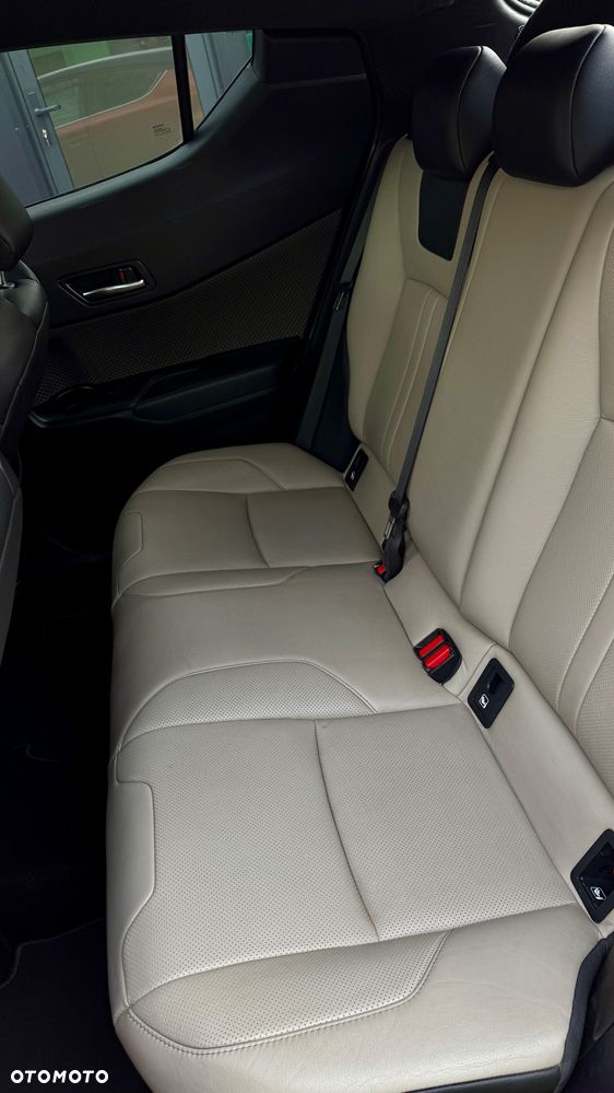 Toyota C-HR 2.0 Hybrid Executive - 16