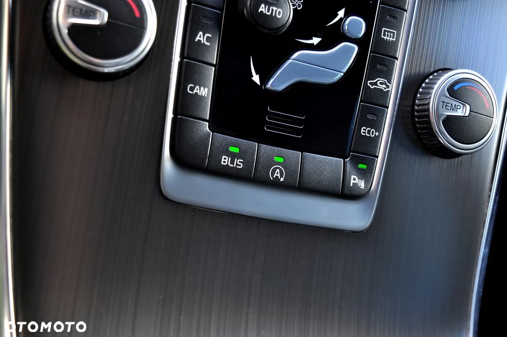 Volvo XC 60 D4 Geartronic Summum - 32