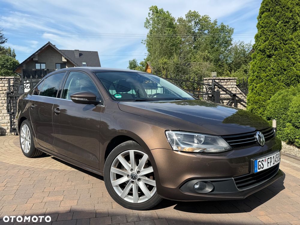 Volkswagen Jetta 1.6 TDI DSG Highline - 2