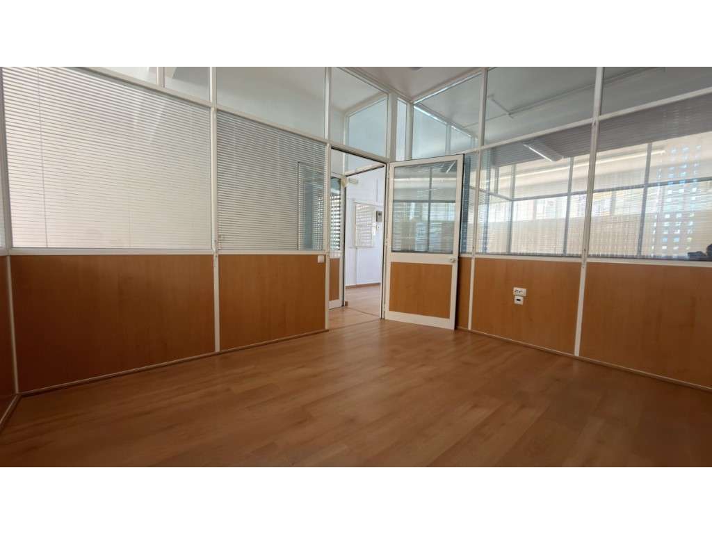 Loja de 2 pisos c/90m2 na Amadora - Grande imagem: 5/18