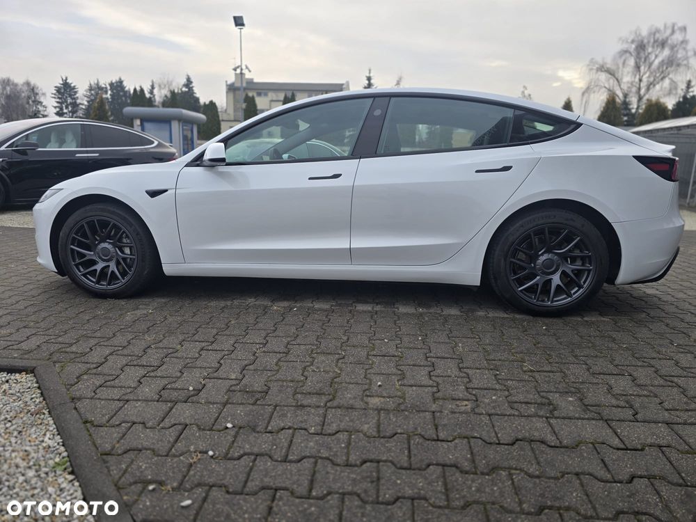 Tesla Model 3 - 6