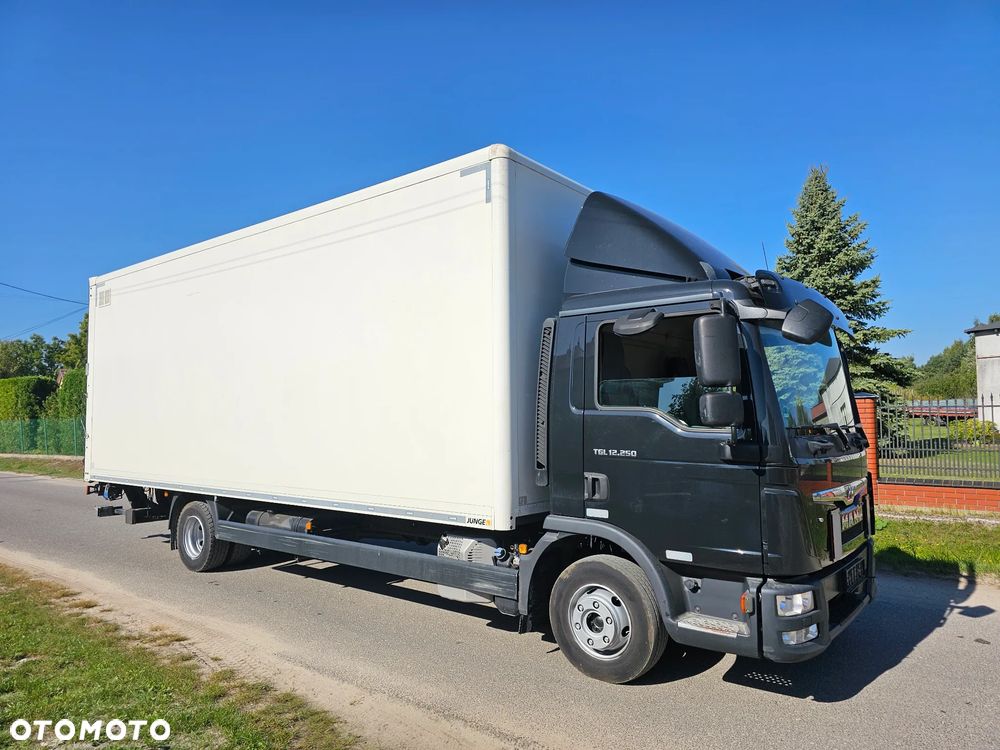 MAN TGL 12 250 z 2020r kontener automat 18 pal winda załadowcza Euro6 - 4