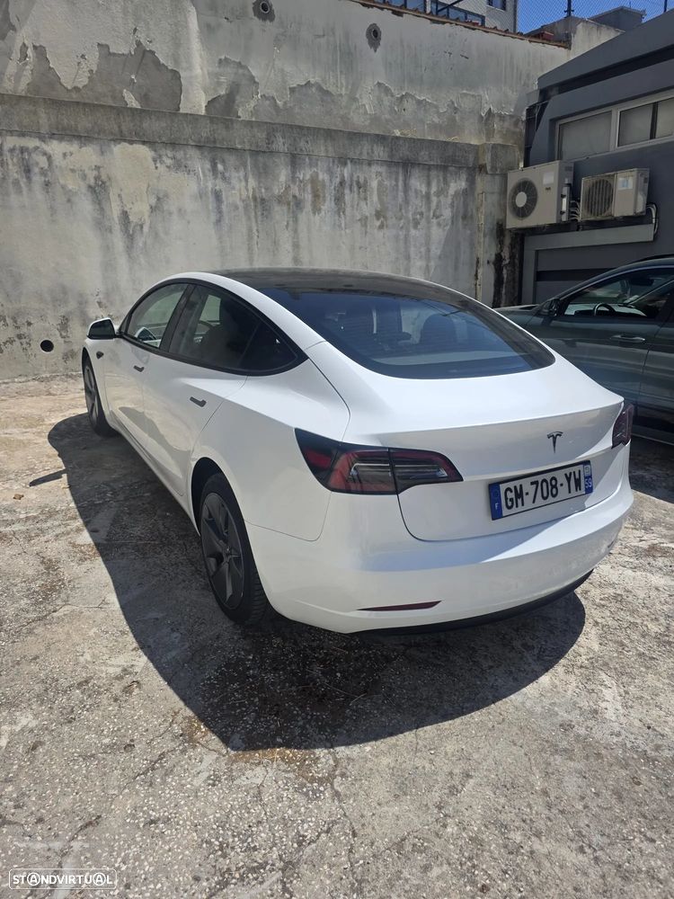 Tesla Model 3 Standard Range Plus RWD — fotografia 9