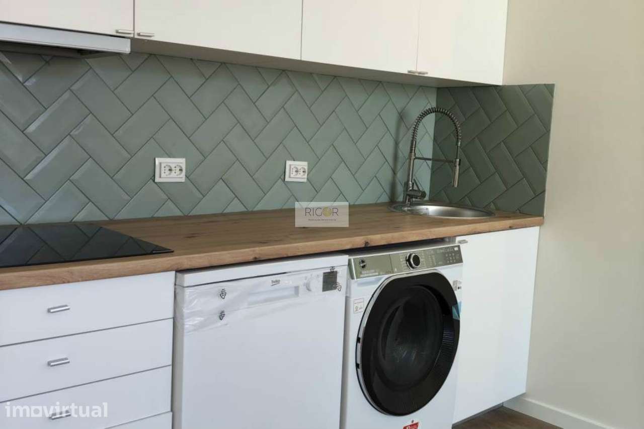 Apartamento T0 a 900 metros da praia de Matosinhos - Grande imagem: 2/10