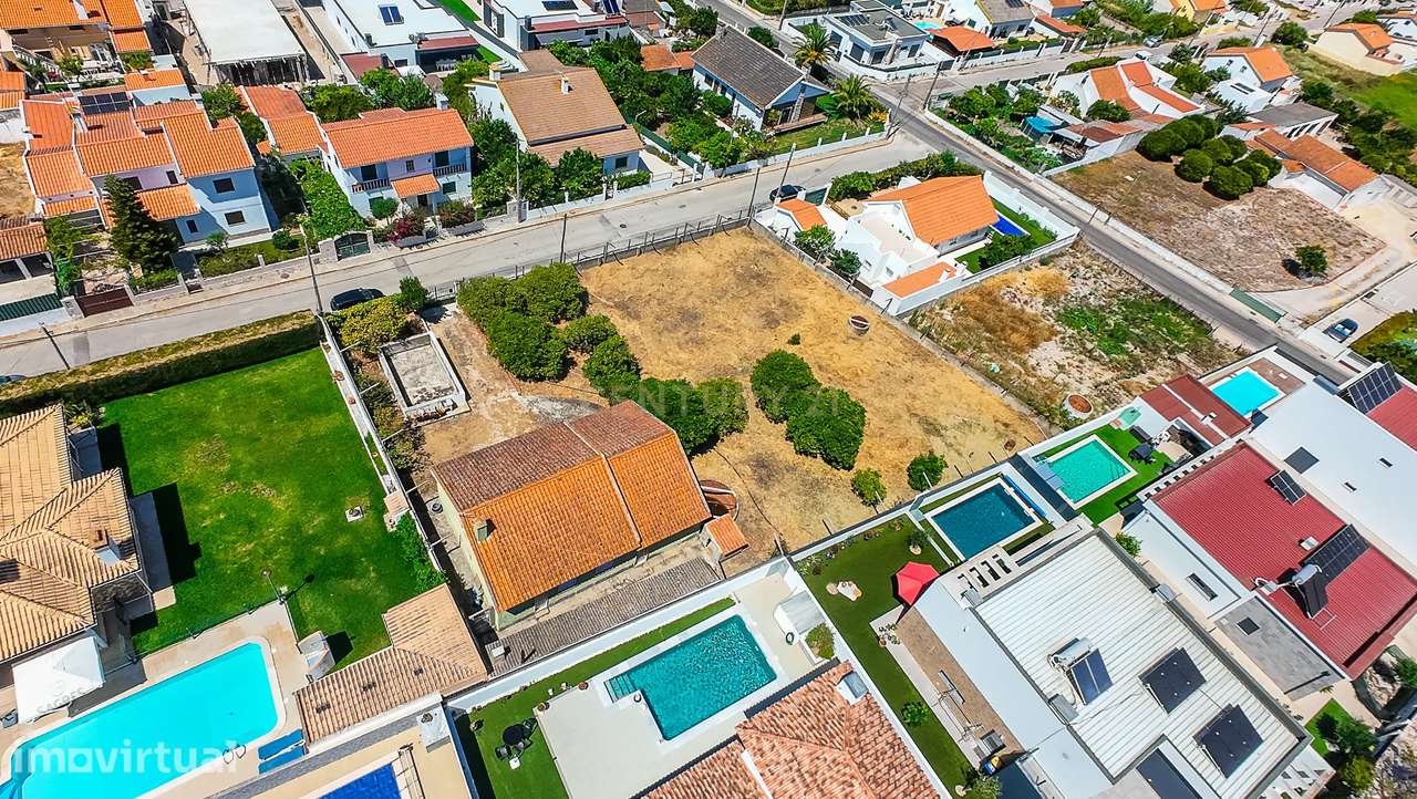 Moradia para Remodelação com 1.332 m² de Terreno – Potencial para Dest - Grande imagem: 3/41
