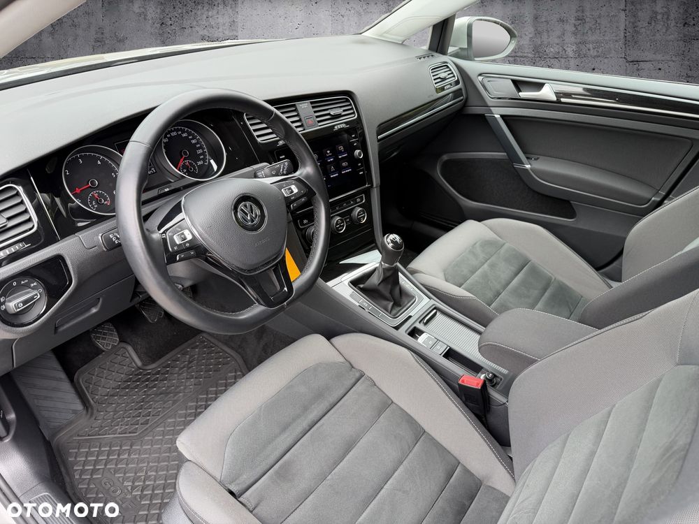 Volkswagen Golf 2.0 TDI SCR Highline - 12