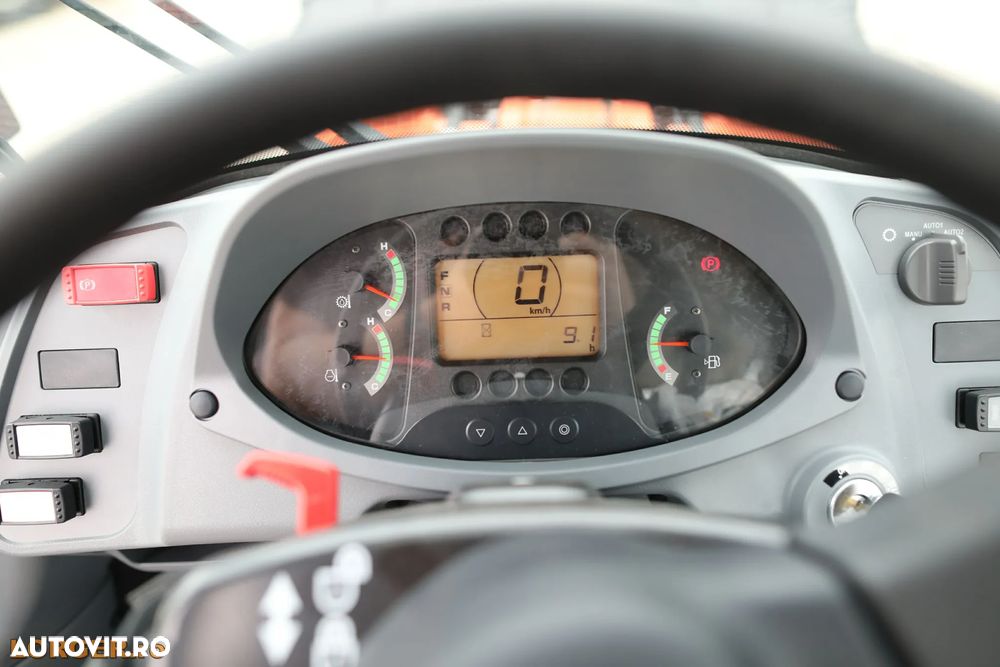 Hitachi ZW220-5A, An 2025, Made in Japan - 18