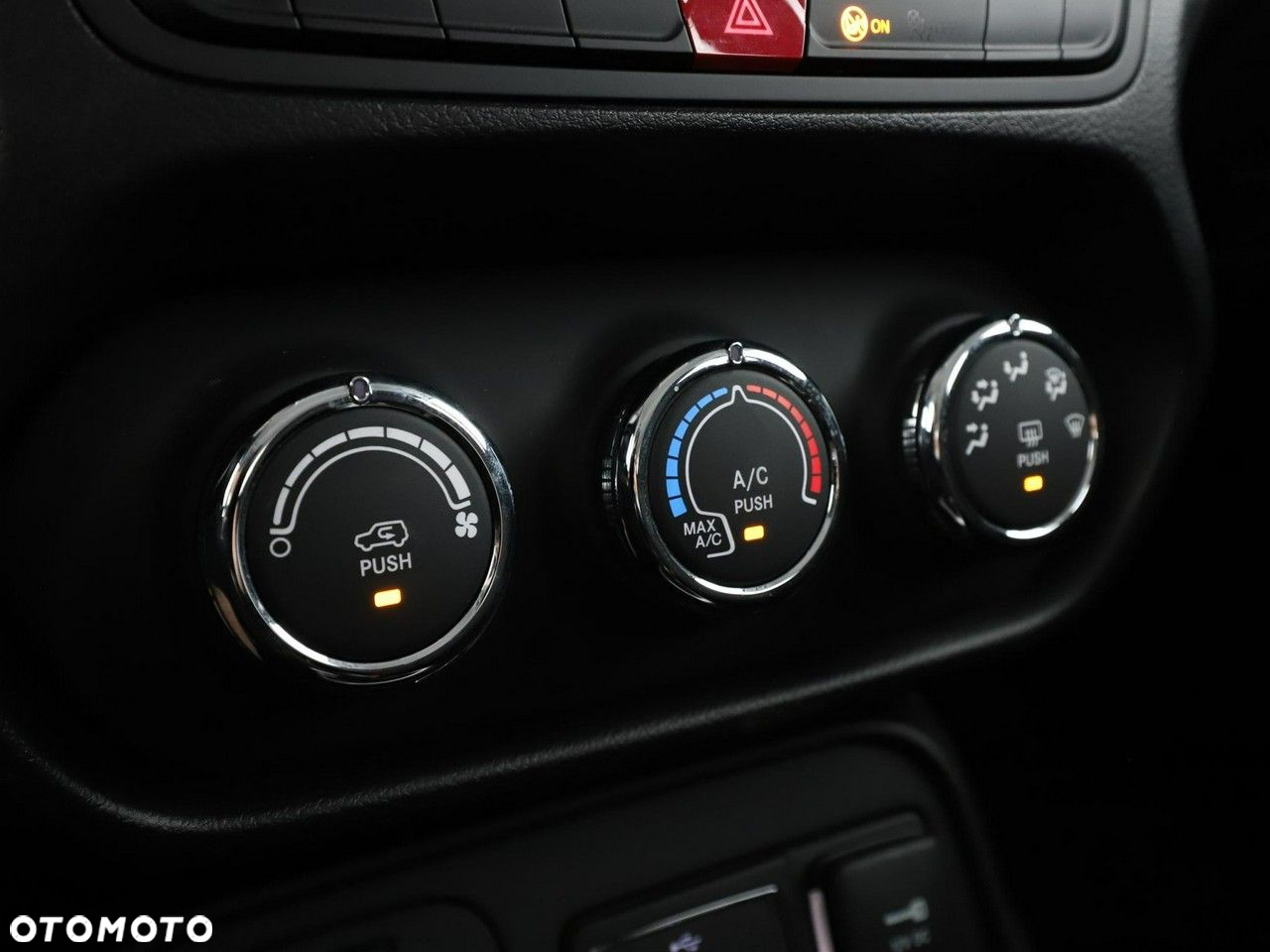 Jeep Renegade 1.6 E-TorQ Sport FWD - 24