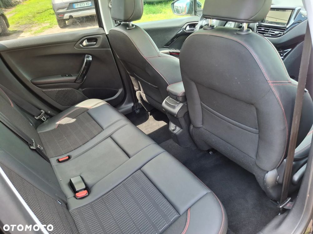Peugeot 2008 - 11