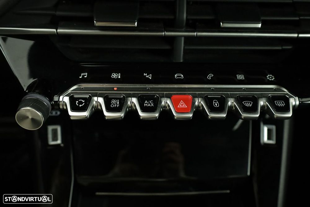 Peugeot 2008 1.2 PureTech GT EAT8 - 13