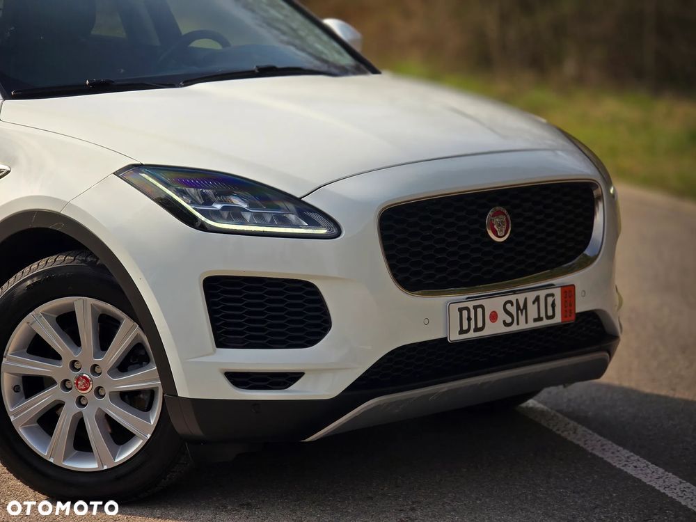 Jaguar E-Pace 2.0 i4D AWD R-Dynamic HSE - 35