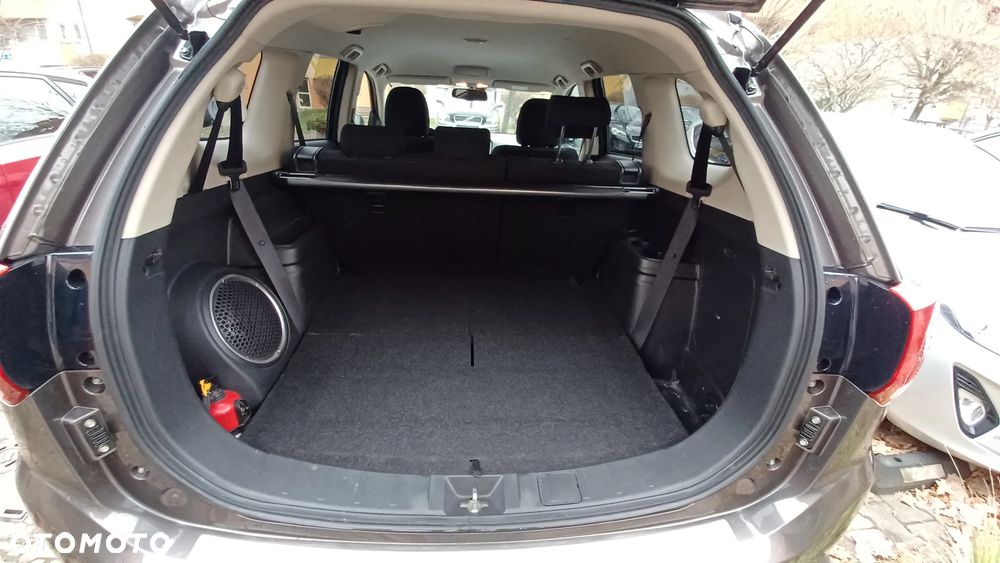 Mitsubishi Outlander 2.0 Intense + 4WD CVT - 8