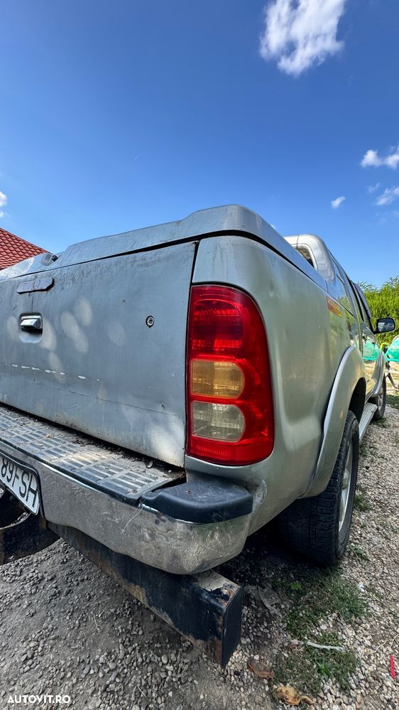 Toyota Hilux - 2