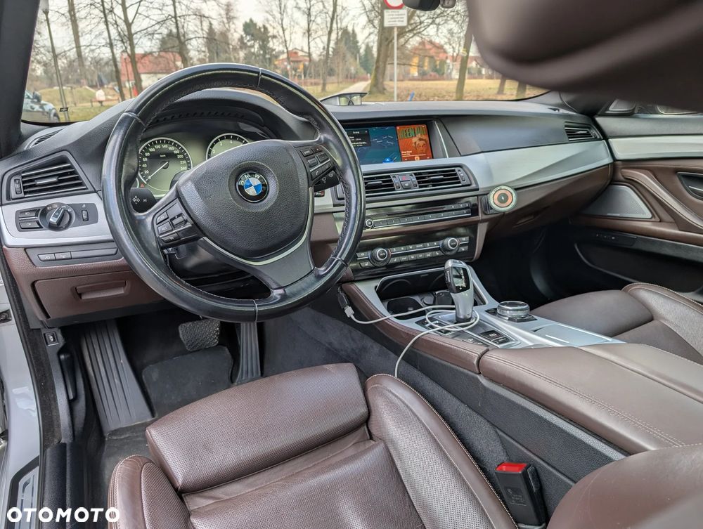 BMW Seria 5 528i xDrive Luxury Line - 17