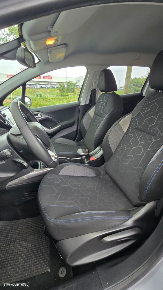 Peugeot 2008 1.2 PureTech Style - 27