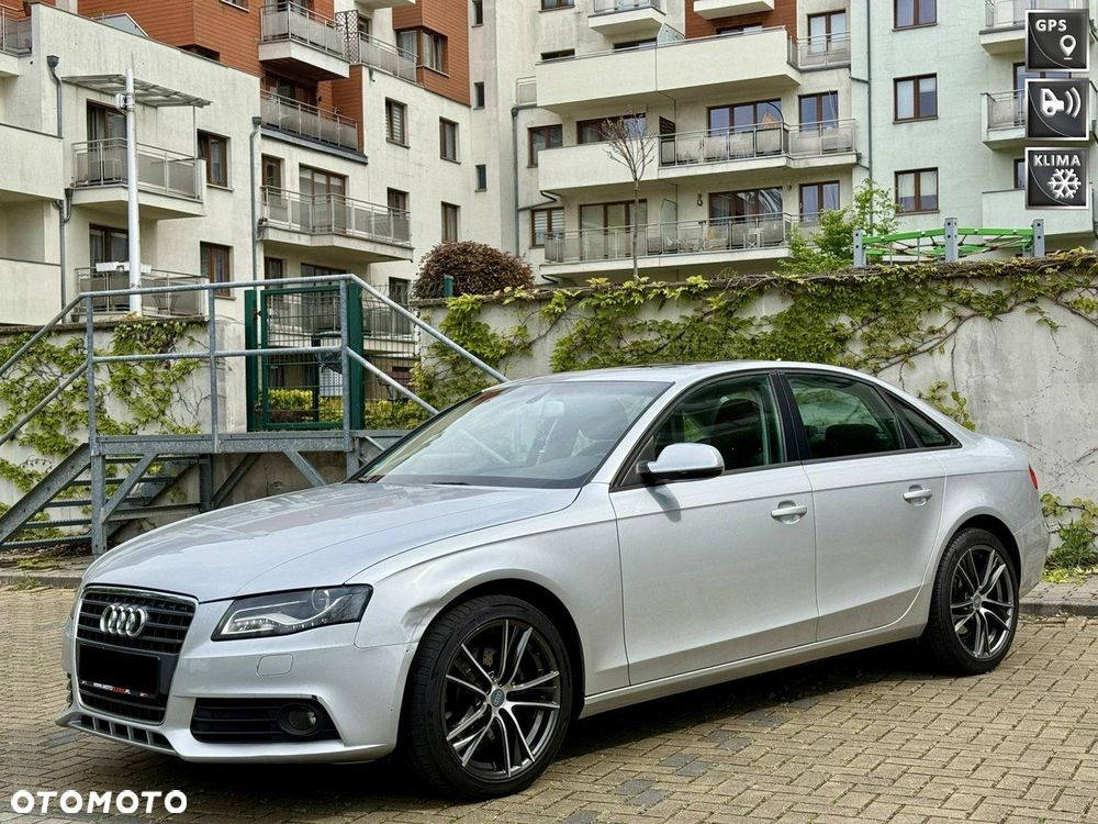 Audi A4 Limousine - 1
