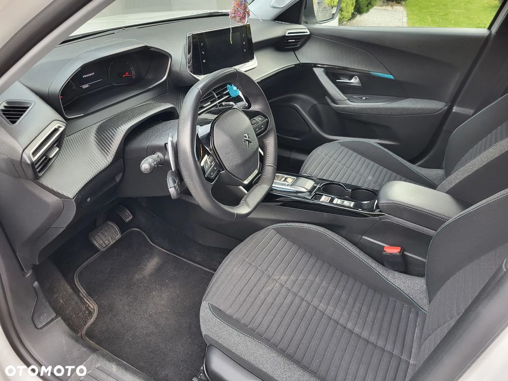 Peugeot 2008 PureTech 130 EAT8 Allure - 9