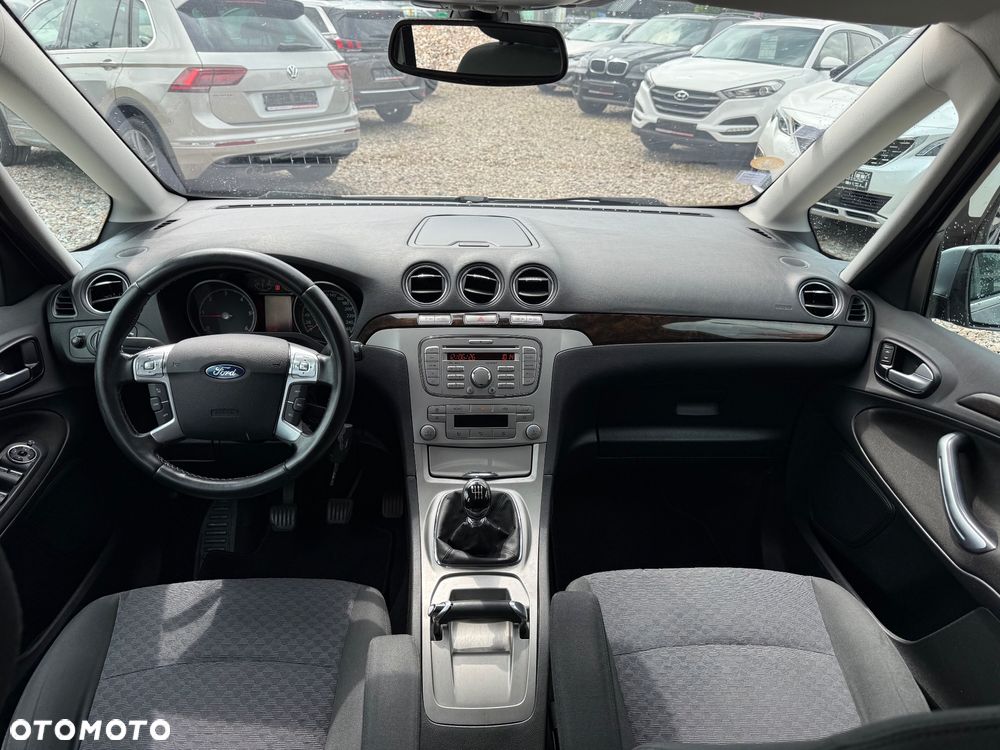 Ford Galaxy - 15