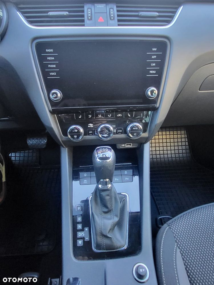 Skoda Octavia Scout 2.0 TDI 4x4 DSG - 34