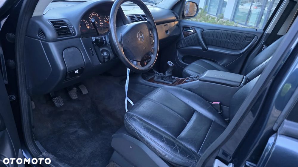 Mitsubishi Pajero - 30