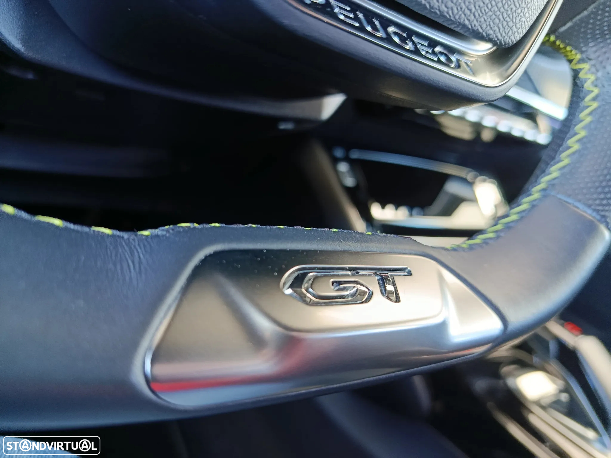 Peugeot 2008 PureTech 130 EAT8 GT - 6