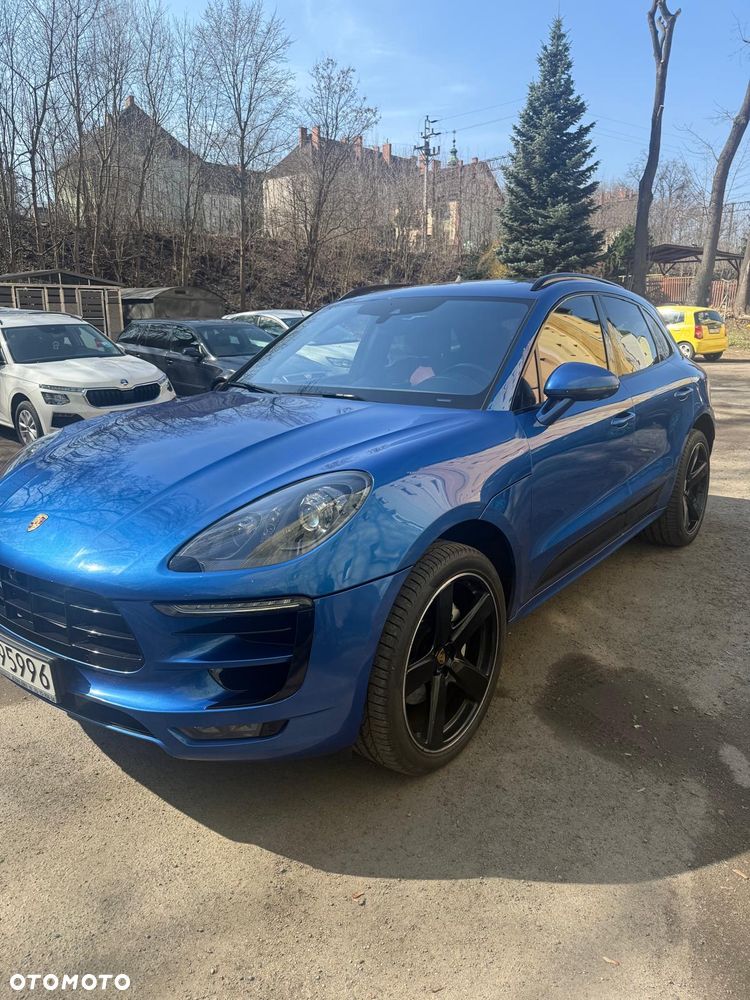 Porsche Macan - 1