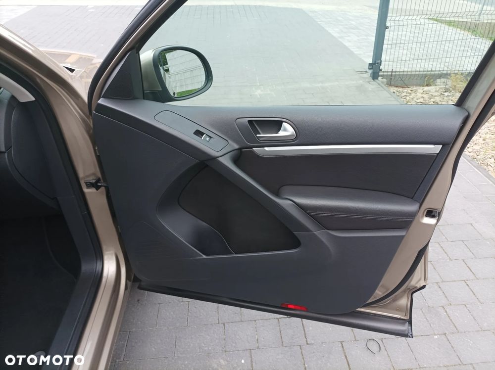 Volkswagen Tiguan 1.4 TSI 4Motion Exclusive - 29