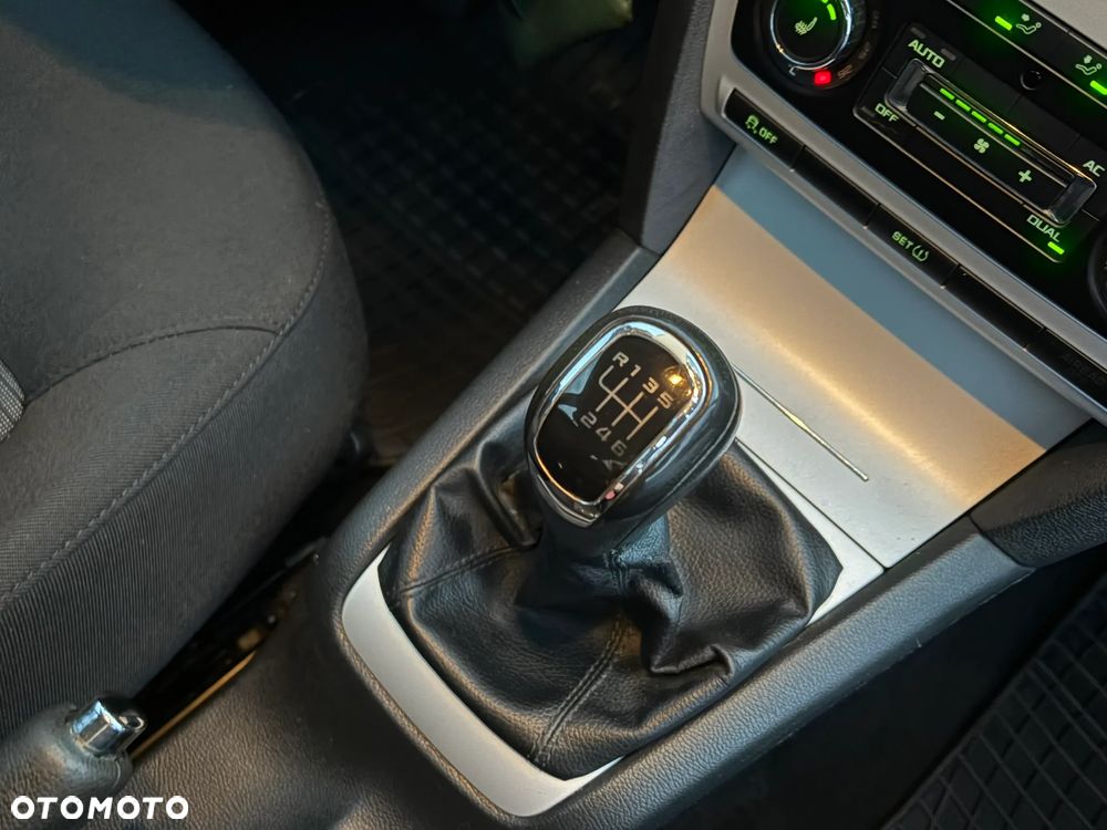 Skoda Octavia Combi 1.4 TSI Ambiente Green tec - 18