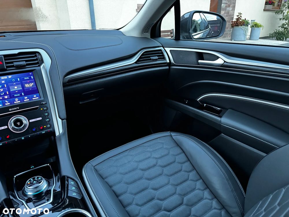 Ford Mondeo 2.0 EcoBlue Vignale - 28