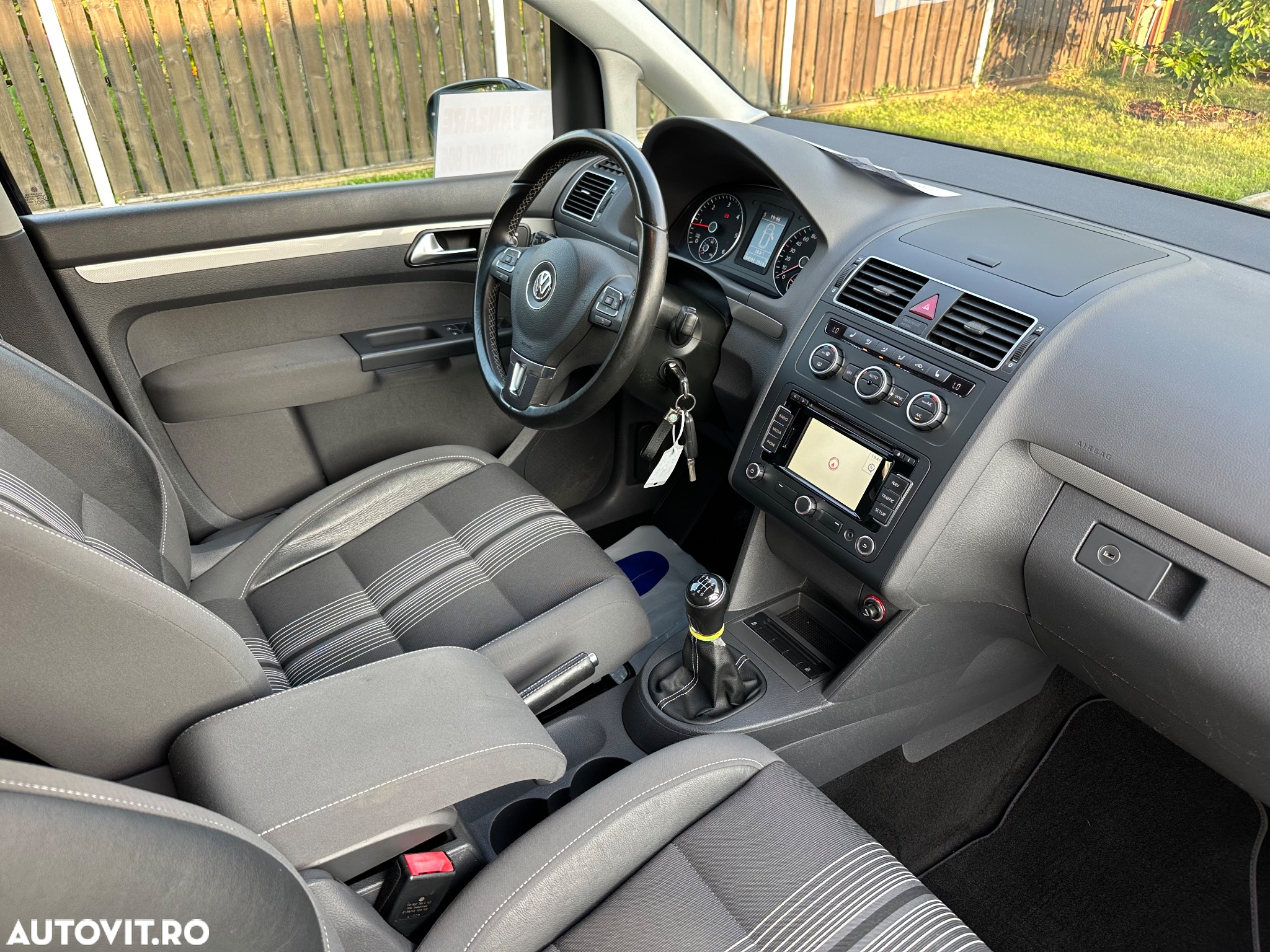 Volkswagen Touran 1.6 TDI DPF BlueMotion Technology MATCH - 8