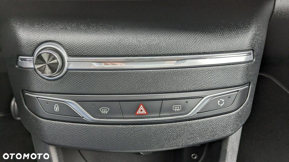 Peugeot 308 - 25