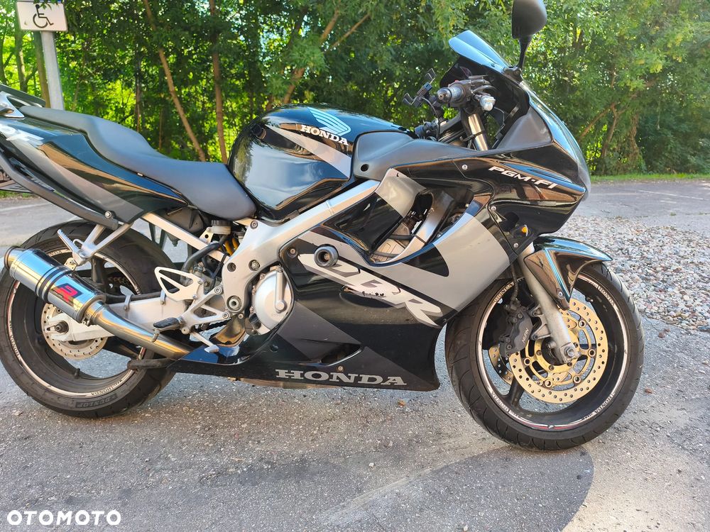 Honda CBR - 3