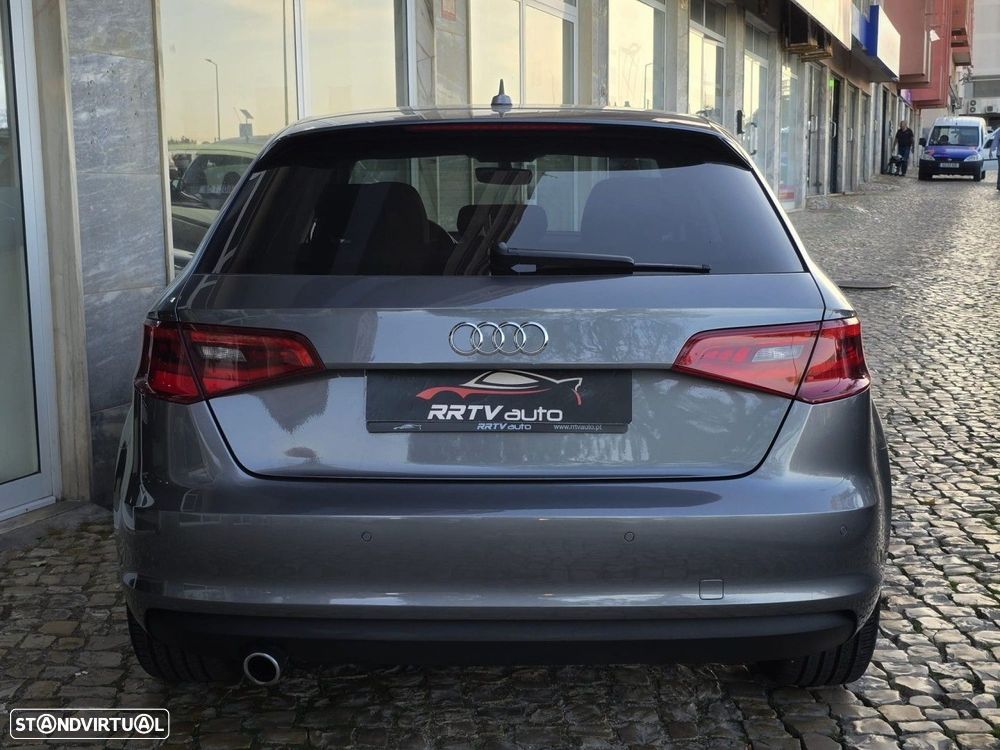 Audi A3 Sportback 1.6 TDI Attraction Ultra - 14