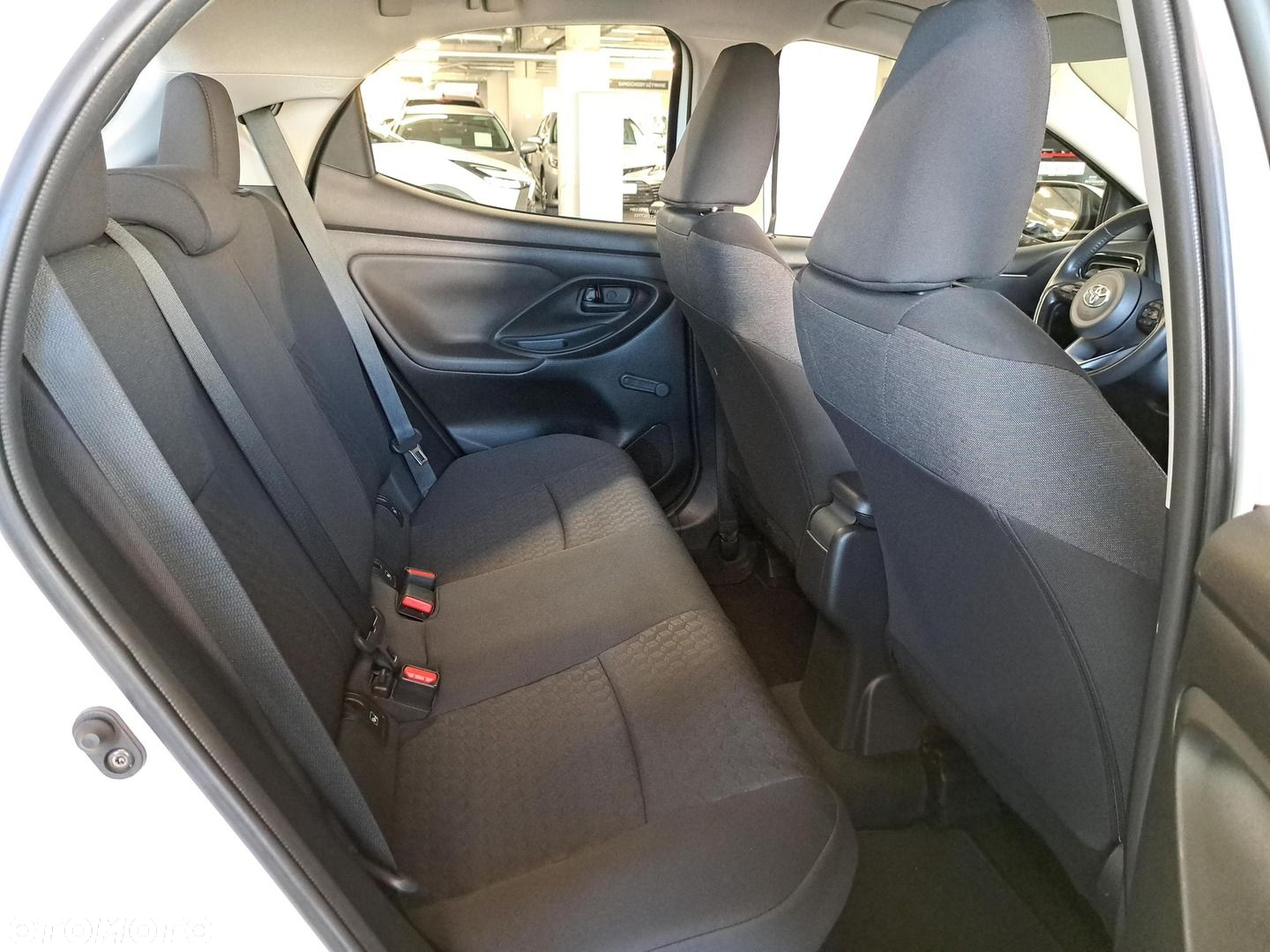 Toyota Yaris Hybrid 1.5 Comfort - 14