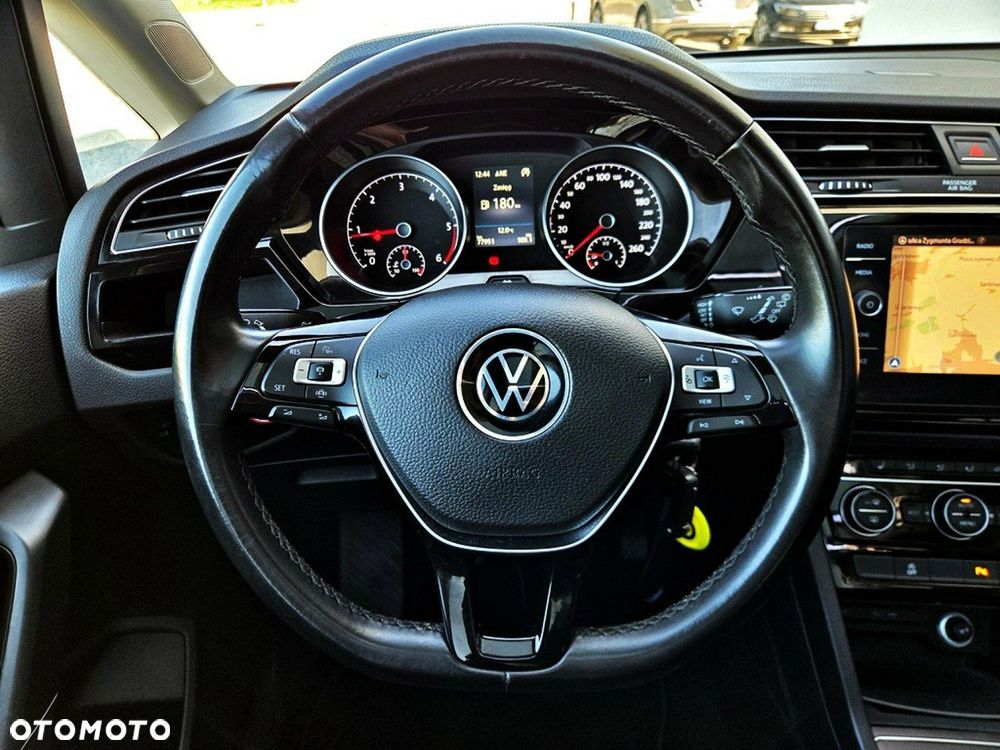 Volkswagen Touran - 13