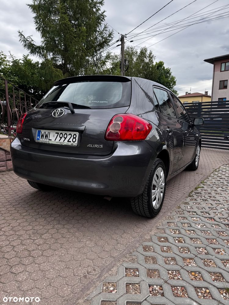 Toyota Auris 1.4 VVT-i Terra - 3