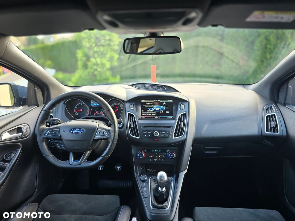 Ford Focus 2.3 EcoBoost RS - 18